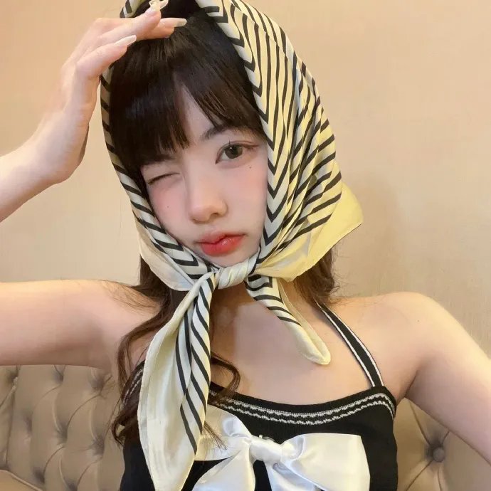 屋顶上的绿宝石